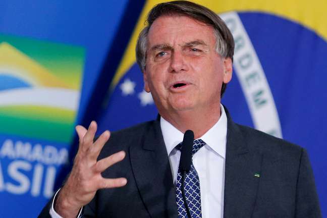 2022-01-19t224249z_1_lynxmpei0i124_rtroptp_4_brazil-telecoms