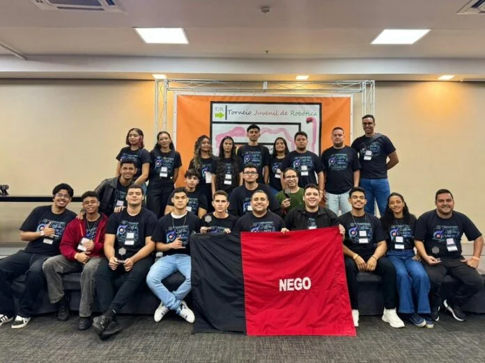 Estudantes-robotica-696x522