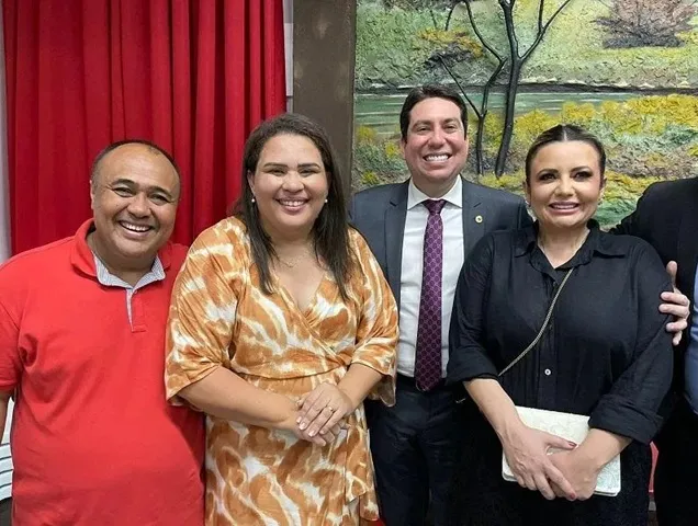 Luciene-Gomes-rompe-com-grupo-de-Tacyana-Leitao-e-Felipe-Leitao-em-Bayeux