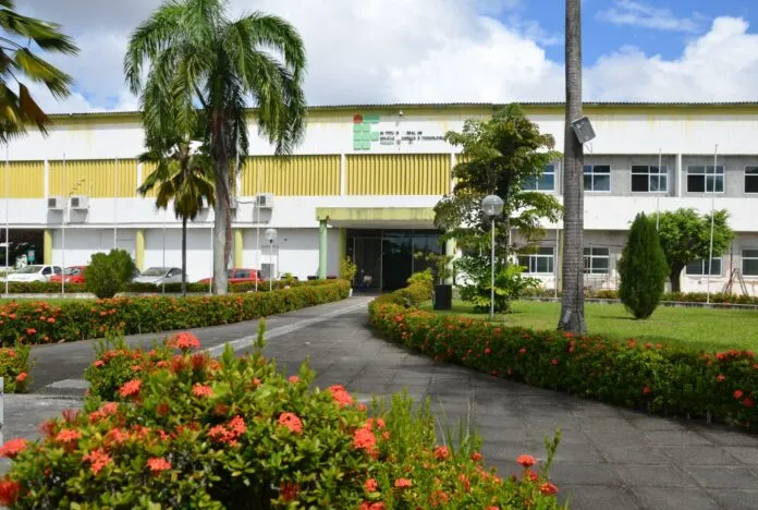 Fachada_IFPBJP-1-scaled-1-696x468