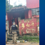 Homem-e-morto-a-tiros-ao-tentar-fugir-pelo-telhado-durante-invasao-de-casa-em-Santa-Rita