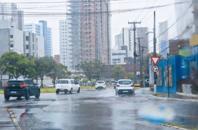 Defesa-Civil_chuva-joaopessoa-696x456