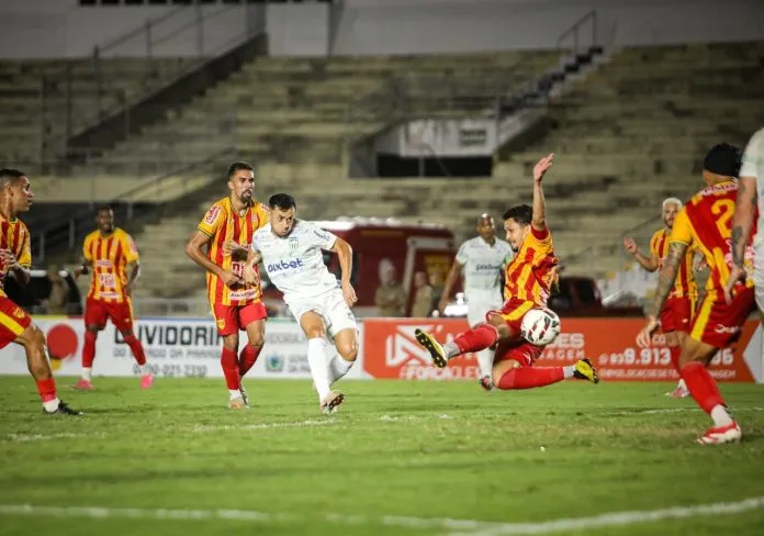 Serra-Branca-vence-o-Juazeirense-no-Amigao-e-sai-na-frente-no-mata-mata-da-Serie-D-696x488