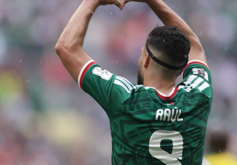 ¡Un-tanto-que-llega-hasta-el-cielo-🙏🇲🇽Asi-celebro-Raul-Jimenez-el-gol-que-hizo-estallar-de-e