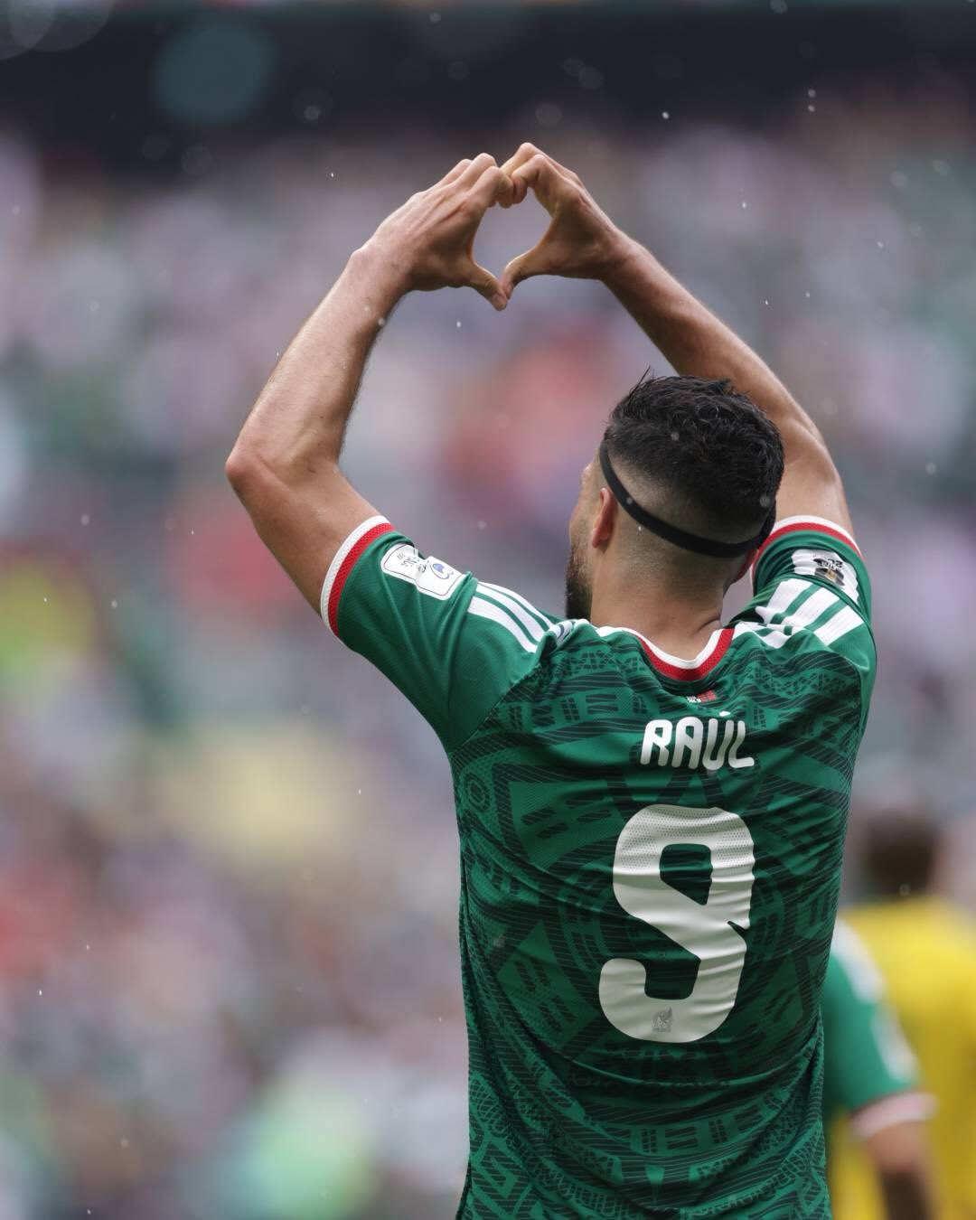 ¡Un-tanto-que-llega-hasta-el-cielo-🙏🇲🇽Asi-celebro-Raul-Jimenez-el-gol-que-hizo-estallar-de-e