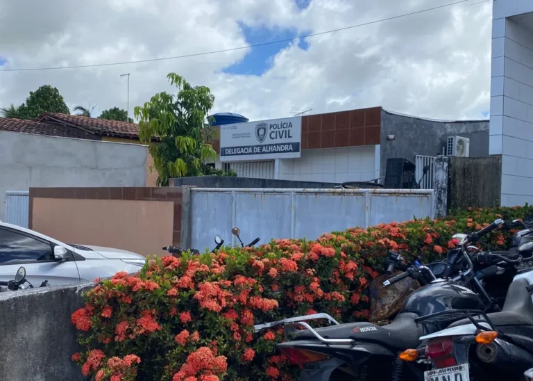 Operacao-prende-cinco-e-apreende-drogas-em-Alhandra
