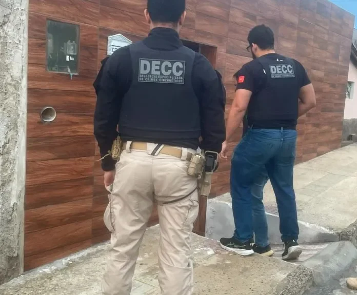 operacaosinaldealerta-696x928