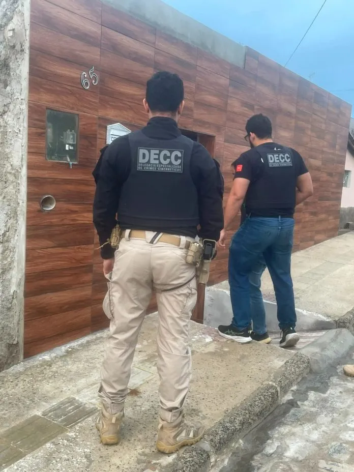 operacaosinaldealerta-696x928