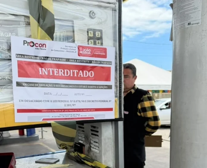 Procon_fiscalizacao-posto03-696x567