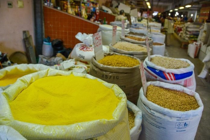 feira-696x464