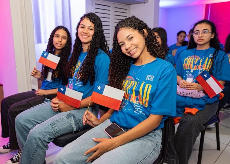 Estudantes da rede estadual da Paraíba participantes do programa Conexão Mundo