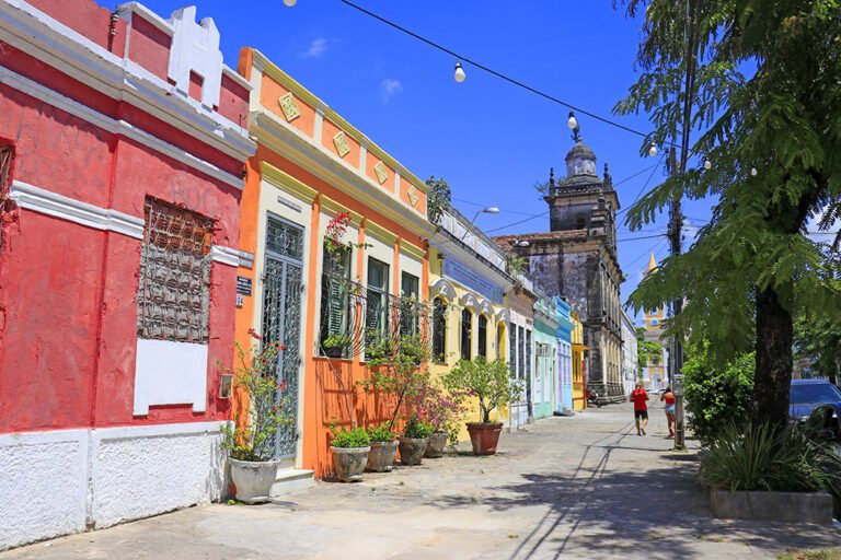 Casarões coloridos no Centro Histórico de João Pessoa