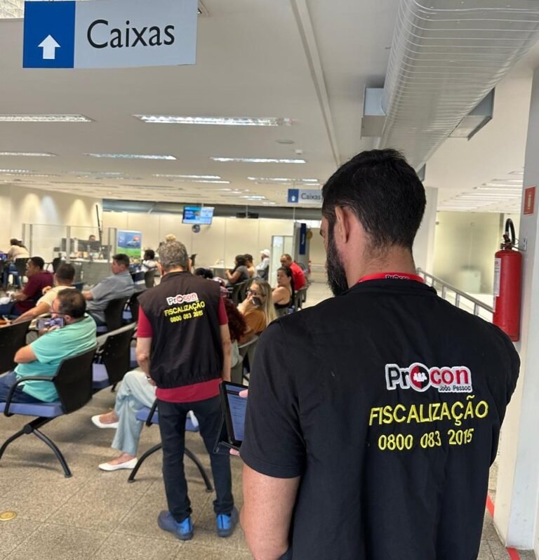 Fiscalização do Procon-JP em agência bancária